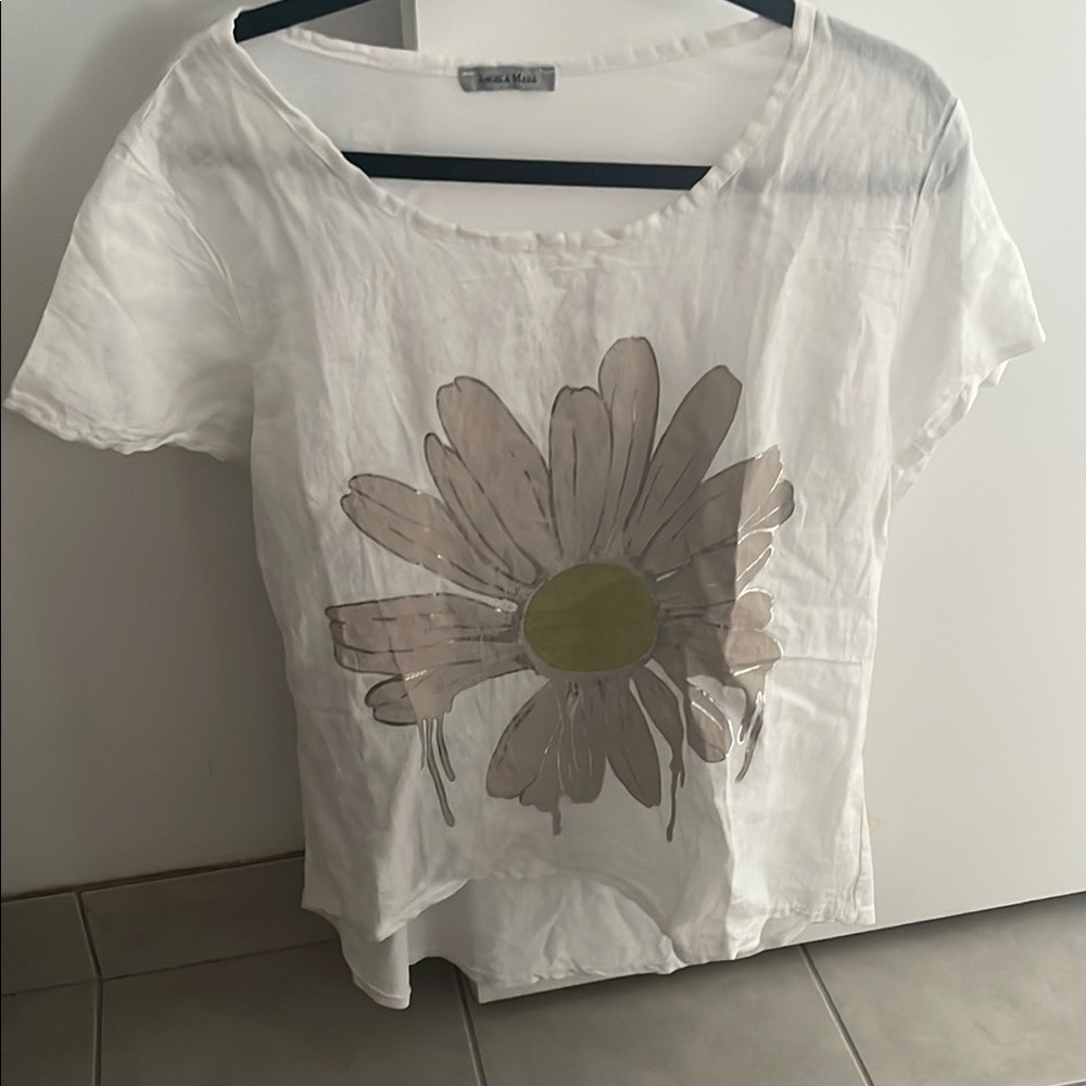 White Floral Graphic Women's Top - Picture 6 of 6